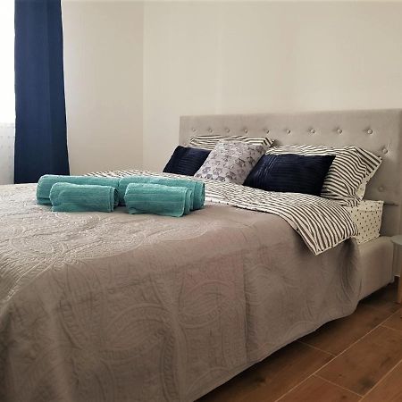 Apartman Astra Sremska Mitrovica Exterior foto
