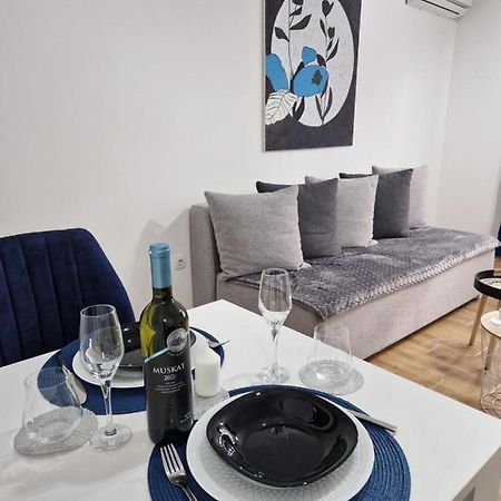 Apartman Astra Sremska Mitrovica Exterior foto