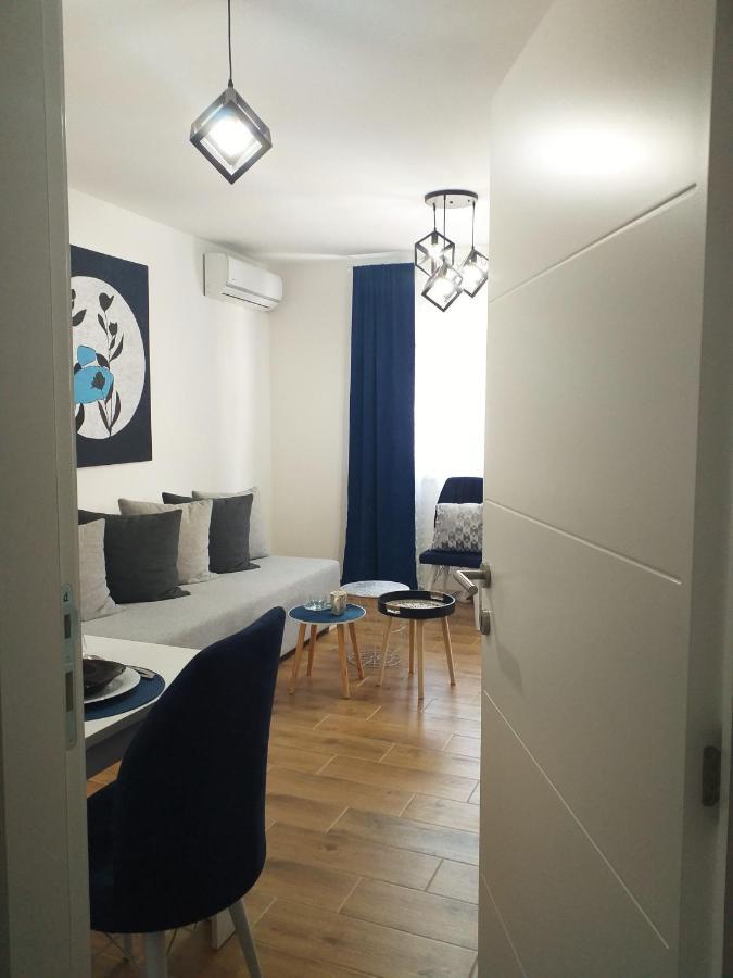 Apartman Astra Sremska Mitrovica Exterior foto