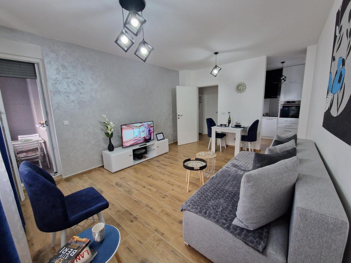 Apartman Astra Sremska Mitrovica Exterior foto