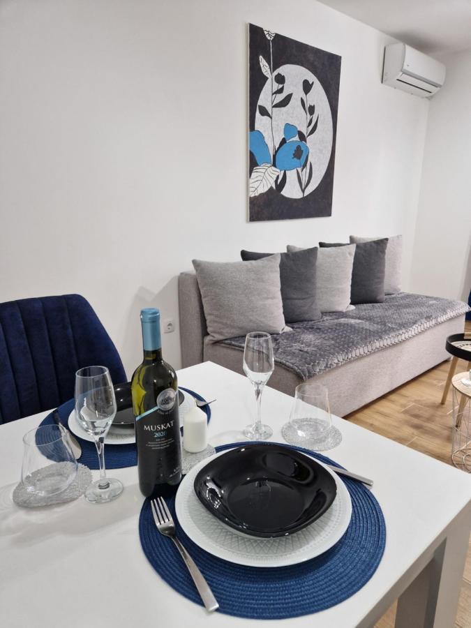 Apartman Astra Sremska Mitrovica Exterior foto