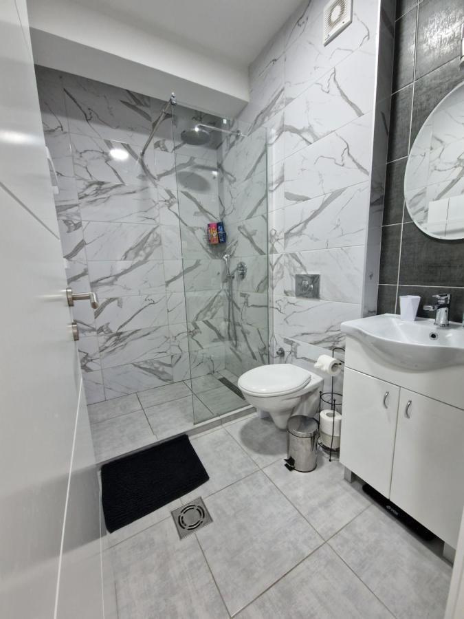 Apartman Astra Sremska Mitrovica Exterior foto