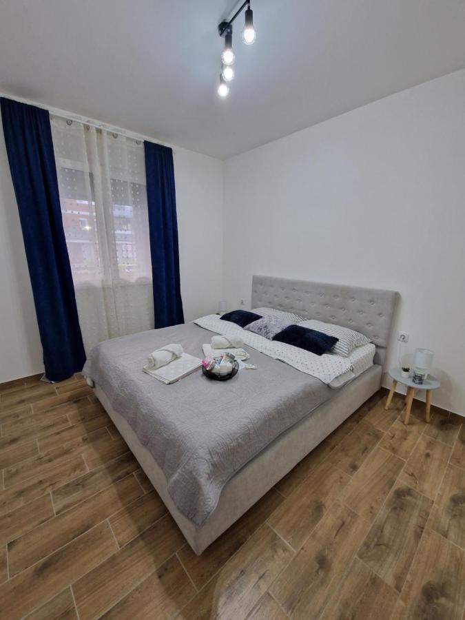 Apartman Astra Sremska Mitrovica Exterior foto