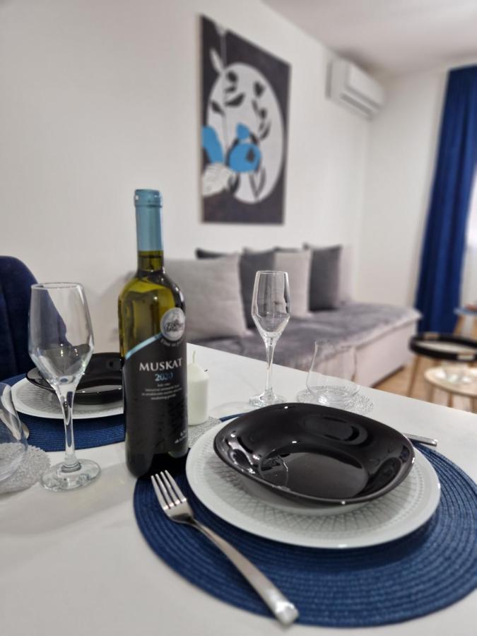 Apartman Astra Sremska Mitrovica Exterior foto